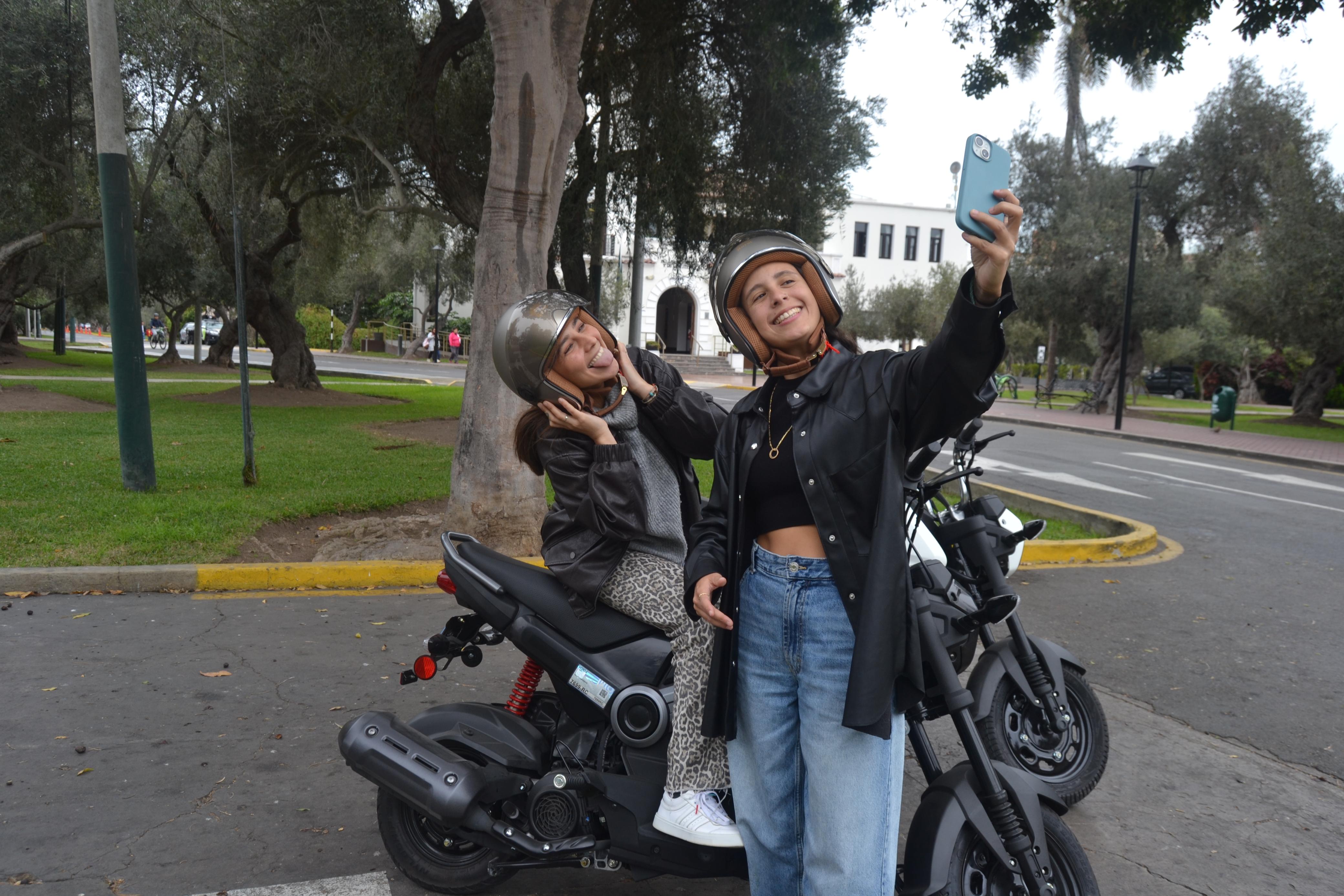 Miraflores y el malecón en moto — Lima Road